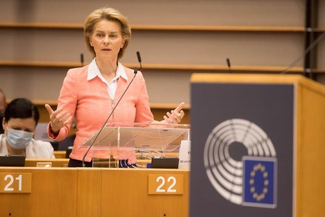 Presidente Ursula von der Leyen na sesso plenria do Parlamento Europeu 