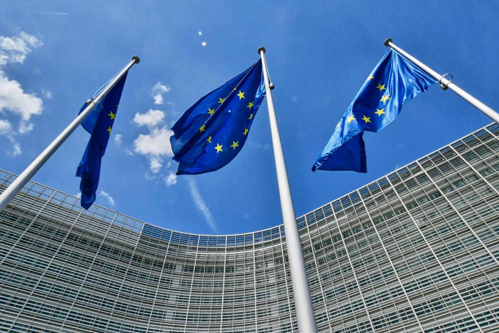 Comiss�o Europeia lan�a pacote de medidas para integrar plenamente os mercados financeiros da UE