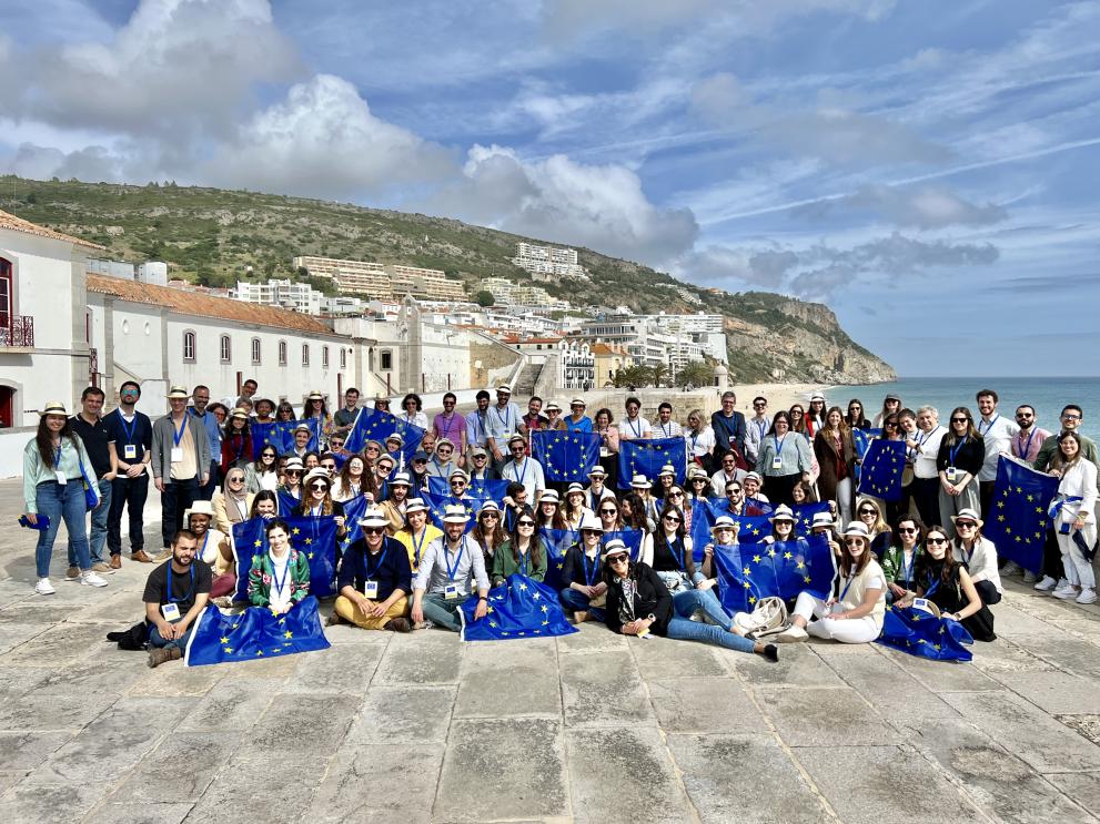 Centros EUROPE DIRECT e Alumni Summer CEmp renem-se em Sesimbra