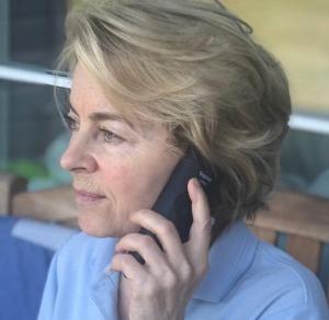 Presidente von der Leyen fala com o Primeiro-ministro Hassan Diab